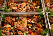 Casa Funerara Vanju Mare Parastase Pomeni Vanju Mare Catering Tropical